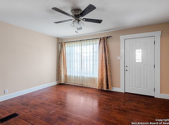 5th image of 227 Nassau Dr