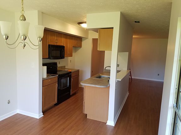 2nd image of 1706 Landmark Dr #1L