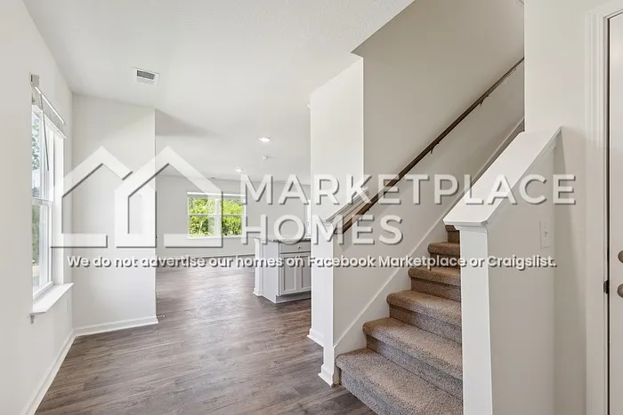 702 Newtons Way — Photo 11