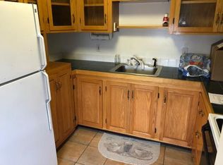 38 Amherst Rd, Pelham, MA 01002