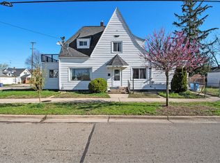 957 Myrtle St NW, Grand Rapids, MI 49504