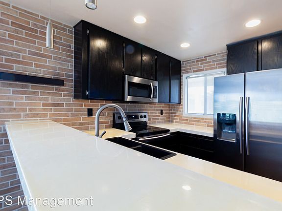 5th image of 2343 E 17th St Unit 315