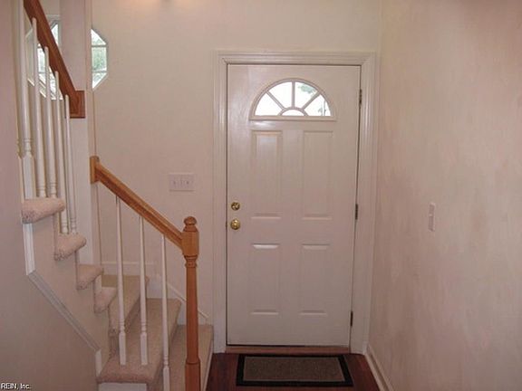2nd image of 1334 Linkhorn Cir