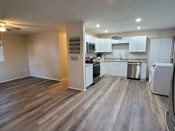 5th image of 1415 Horlacher Ave