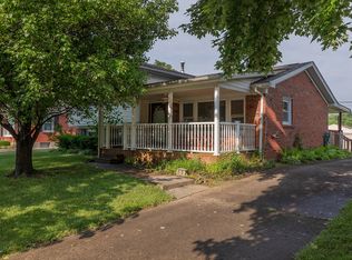 8110 Clematis Ln, Louisville, KY 40228