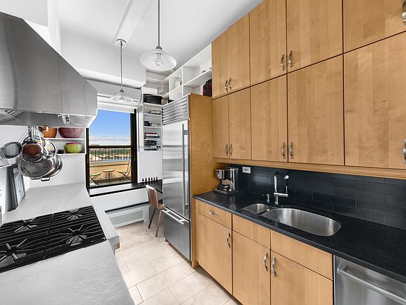 4th image of 310 W 106th St #17C
