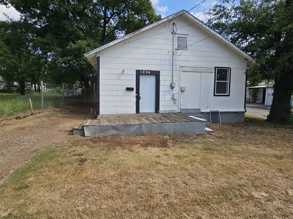 1204 W Kaufman St