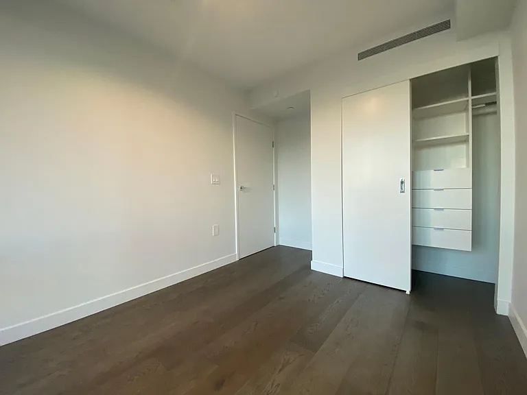 1111 Richards St #1506 — Photo 12