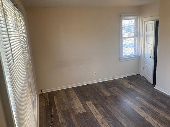 closet in bigger bedroom