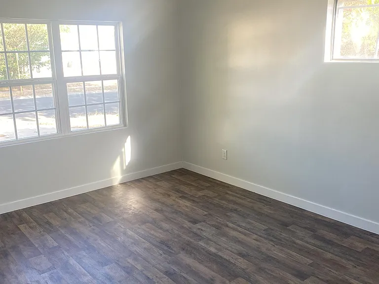 1204 Alta Vista Dr — Photo 4