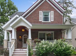 4717 Linscott Ave, Downers Grove, IL 60515