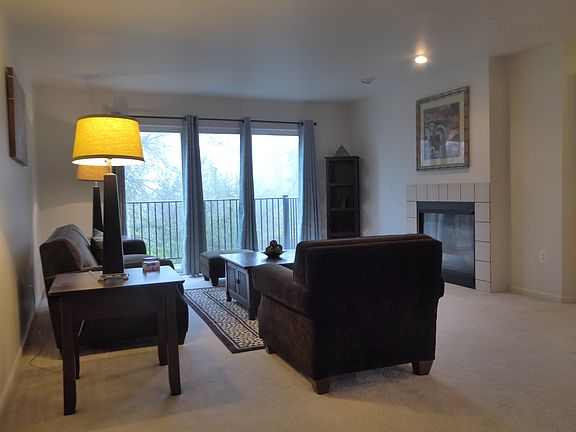 3rd image of 782 Sandalwood Dr #1