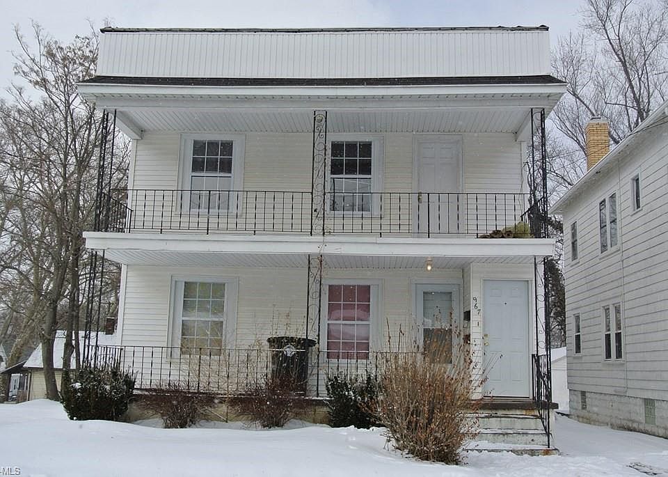 1st image of 967 Clark St #1