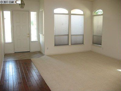 4th image of 4041 Moraine Ct