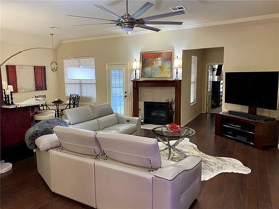 5th image of 15801 Traditions Blvd
