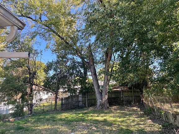 2nd image of 9988 Meadow Ave