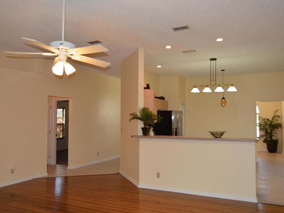 5th image of 4399 Jiggermast Ave