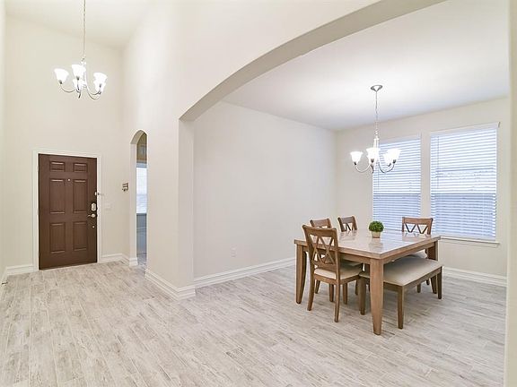5th image of 2613 Wallingford Dr