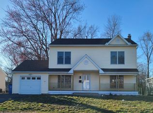 82 Timberlane Dr, Colonia, NJ