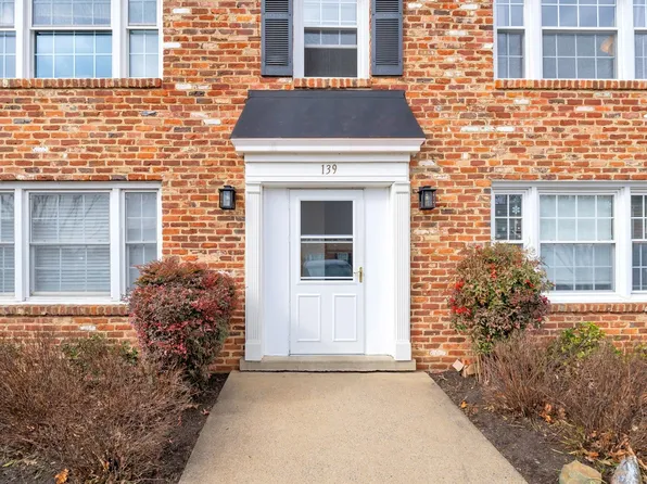 139 Hessian Hills Cir APT 3, Charlottesville, VA 22901