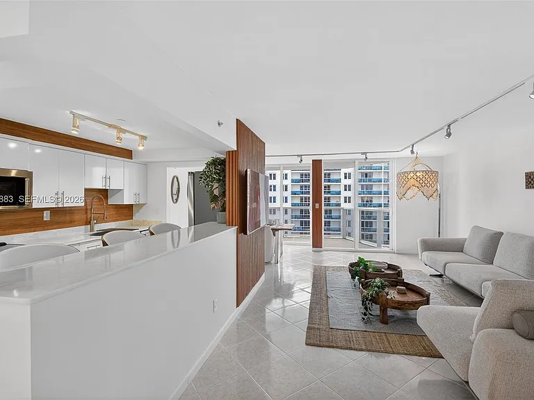 2401 Collins Ave #1406 — Photo 36