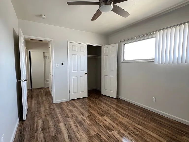 7516 S Western Ave — Photo 4