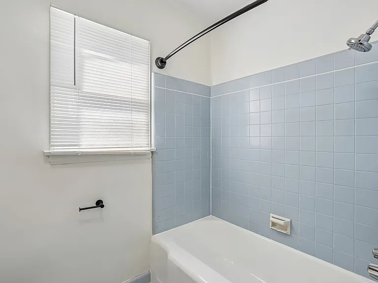 1153 Masselin Ave #4 — Photo 12