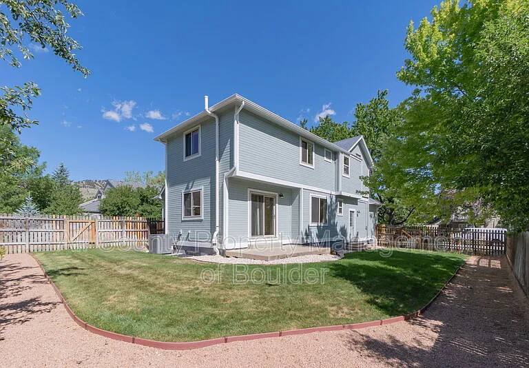 1288 Redwood Ave — Photo 29