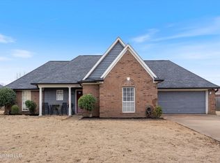 6257 Ravenwood Lake Dr E, Horn Lake, MS 38637
