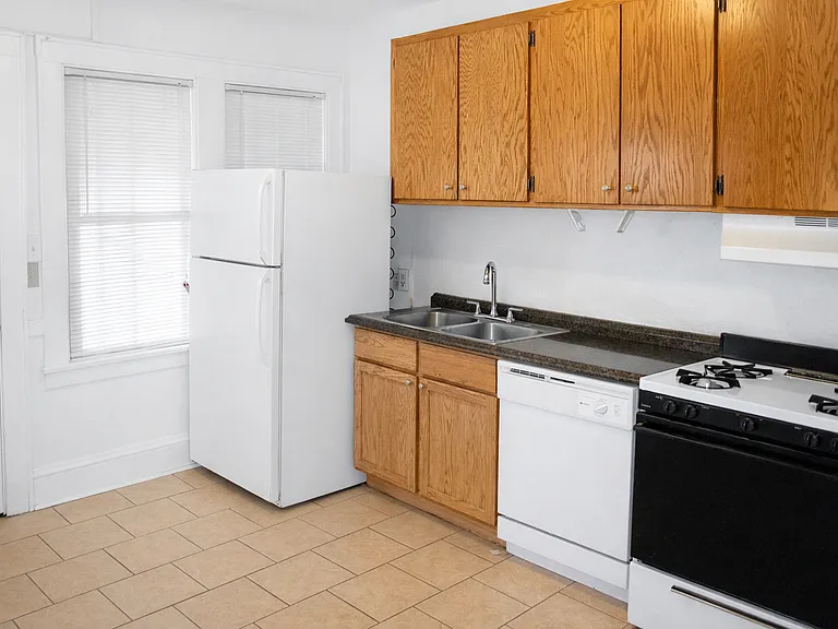 410 5th St NE #3 — Photo 12