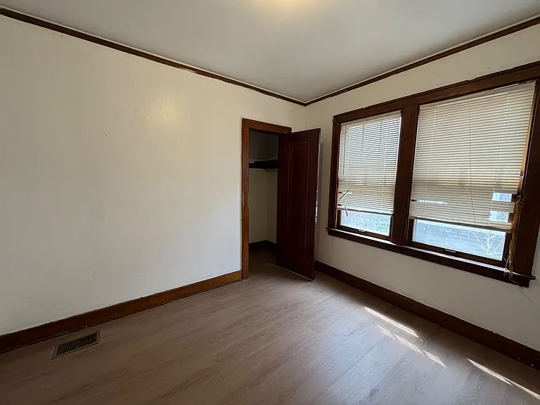 11125 Cloverlawn Ave — Photo 5