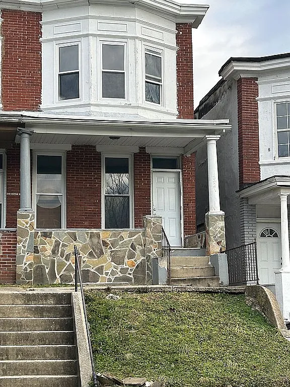 2427 Denison St photo 1