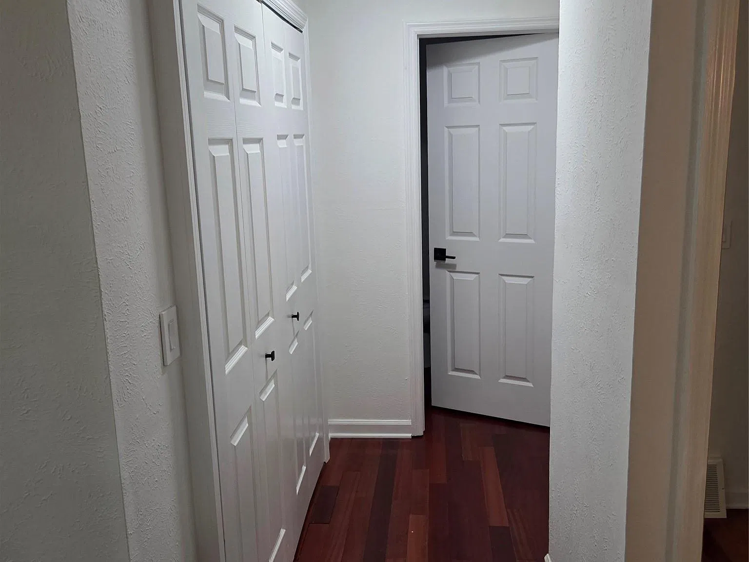 3 bed, 4.0 bath, 2272 sqft, $3,900 — Photo 2