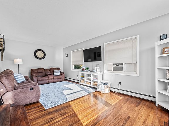 5th image of 1324 Turnpike Ave