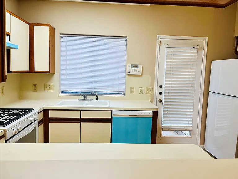 2910 Grants Lake Blvd #1603 — Photo 6