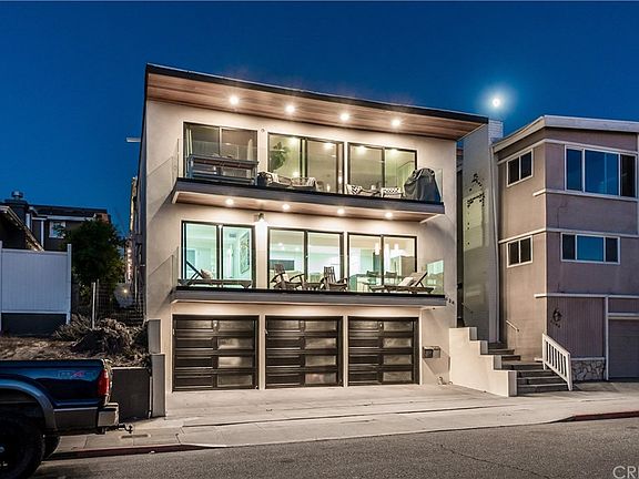 2nd image of 1126 Manhattan Ave