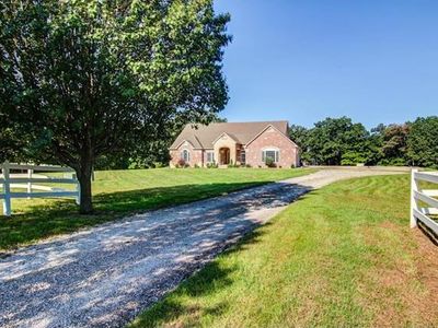 26 Victory Ln, New Florence, MO, 63363