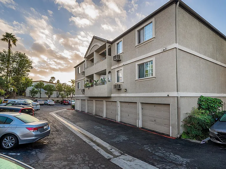 Chateau Spring Gardens Apartments — Photo 46