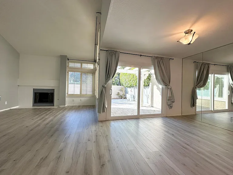 166 Stanford Ct — Photo 6