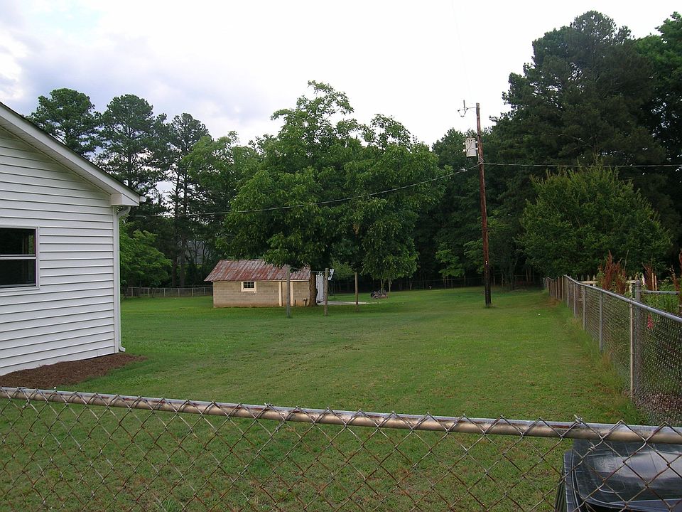 2nd image of 2828 Rosebud Rd
