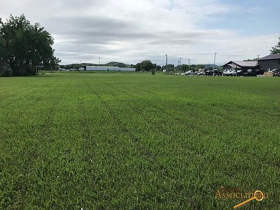 3rd image of 1734 Creek Dr
