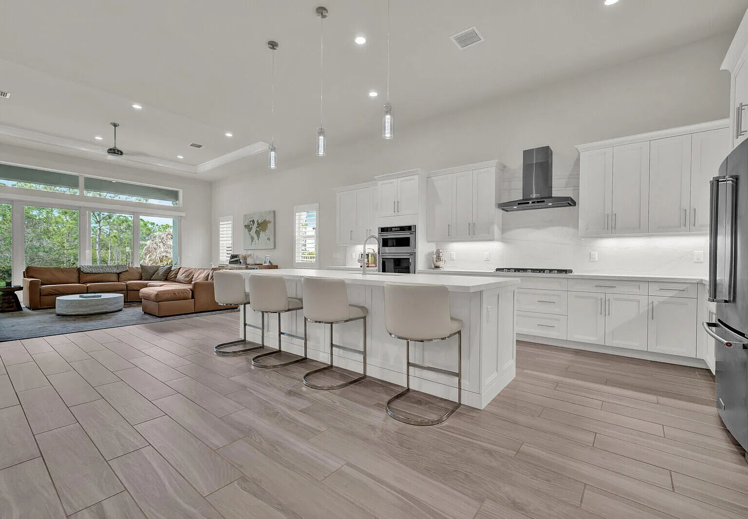 3 bed, 2.5 bath, 2807 sqft, $5,600 — Photo 4