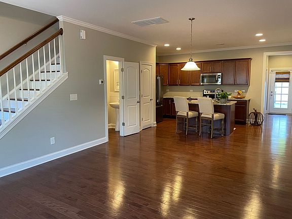 2nd image of 2510 Gallery Dr