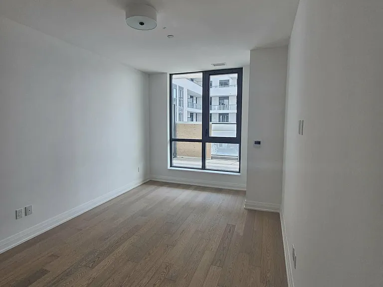 505 Glencairn Ave #202 — Photo 7
