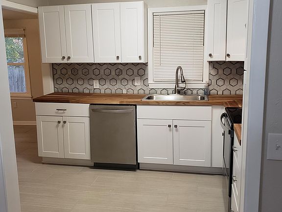 5th image of 2101 Churchill Pl