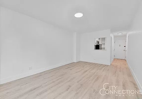 5th image of 245 E 35th St APT 6F
