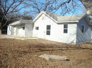 407 Nicholas St, Uvalde, TX 78801