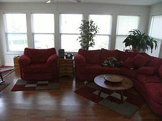3rd image of 6047 10th Ave