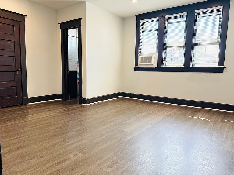 15 N Irvington Ave #4 — Photo 4