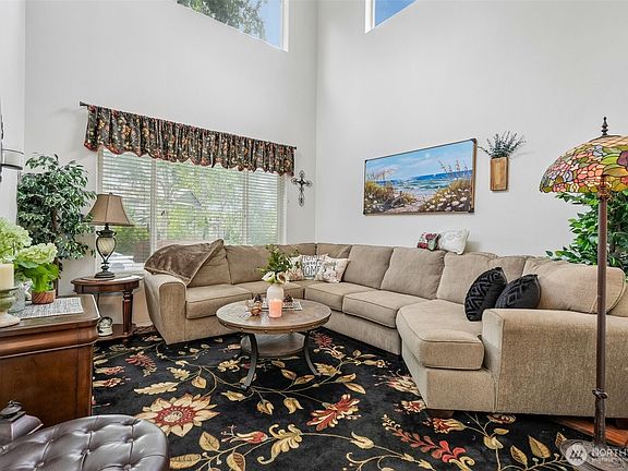 4th image of 2315 SE 175th Avenue